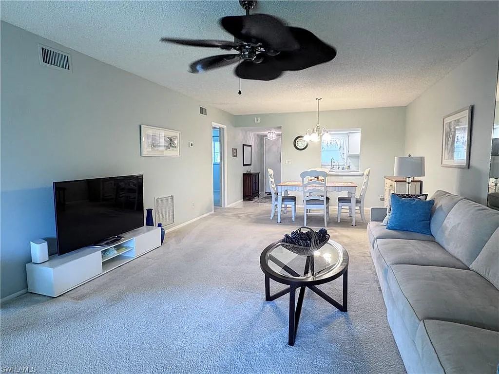 2 bed, 2.0 bath, 1071 sqft, $1,750 — Photo 4