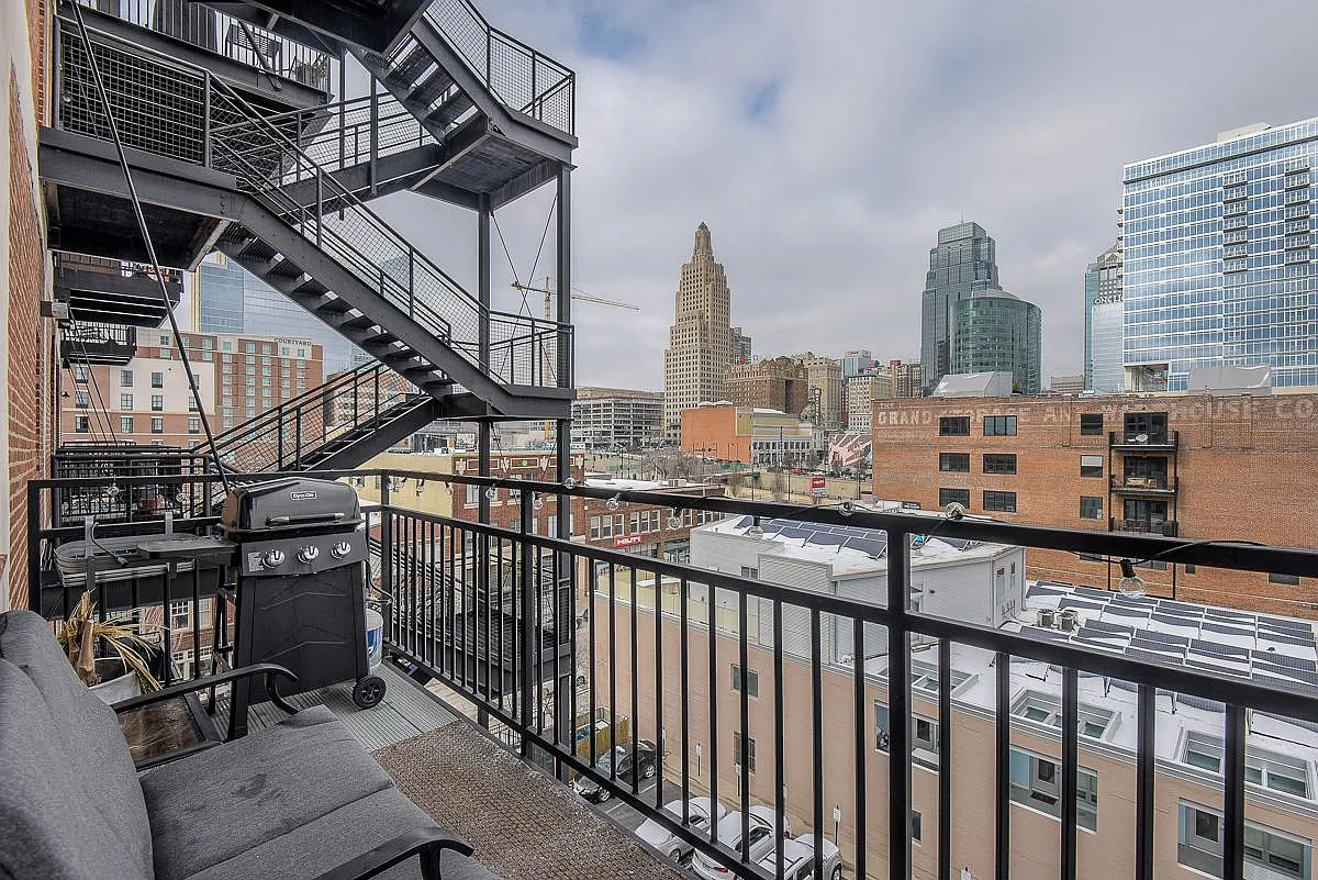 1 bed, 790 sqft, $1,750 — Photo 2