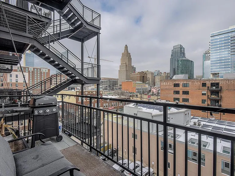 1535 Walnut St #501 — Photo 2