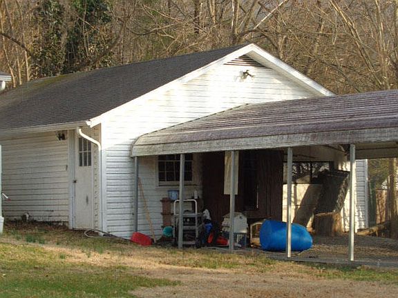 4th image of 2355 Cedar Ave