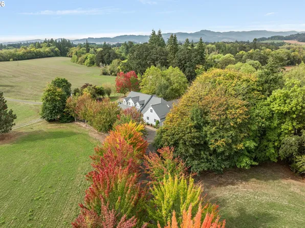 891 S Park St, Carlton, OR 97111