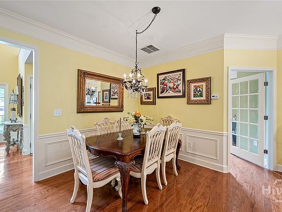 4th image of 1121 Spring Station Road