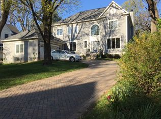 322 Grove Ave, Falls Church, VA 22046