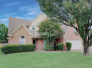 8950 Lindstrom Dr, Cordova, TN 38016