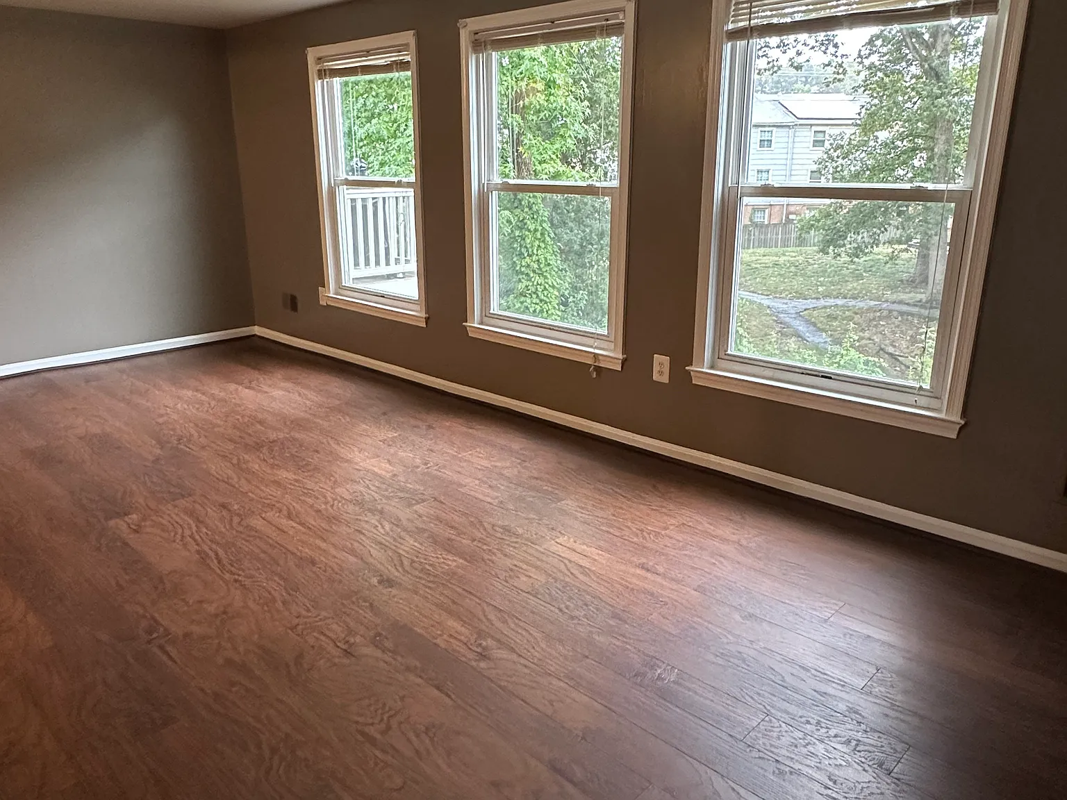4 bed, 2000 sqft, $2,200 — Photo 2
