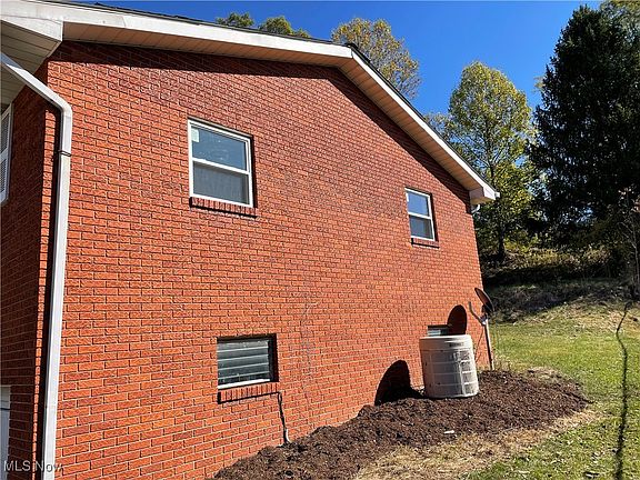 3rd image of 3218 Saint Charles Dr