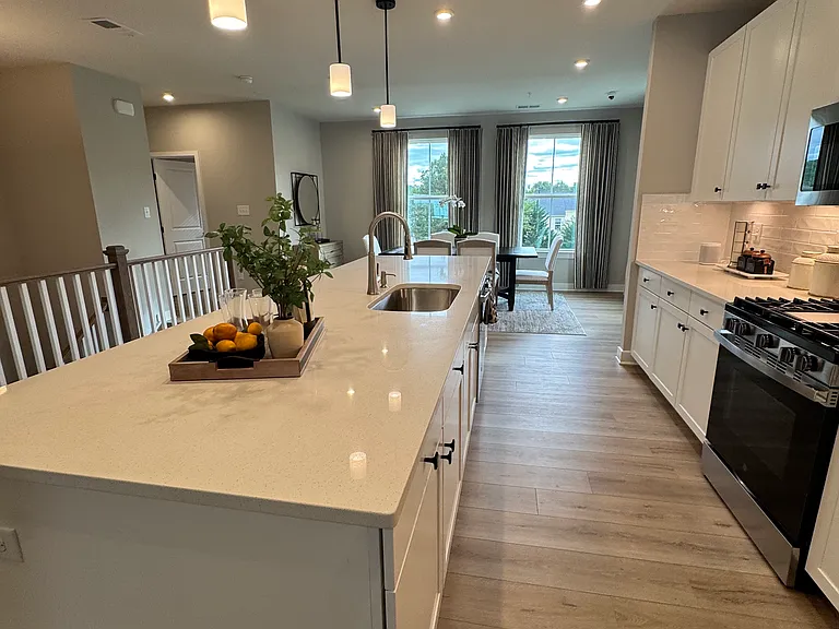 8001 Lake Laurel Ln #B — Photo 22