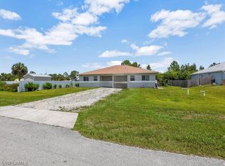 909/911 Jaguar Blvd, Lehigh Acres, FL 33974