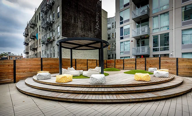 Rented by Cushman & Wakefield (Management) | media 7