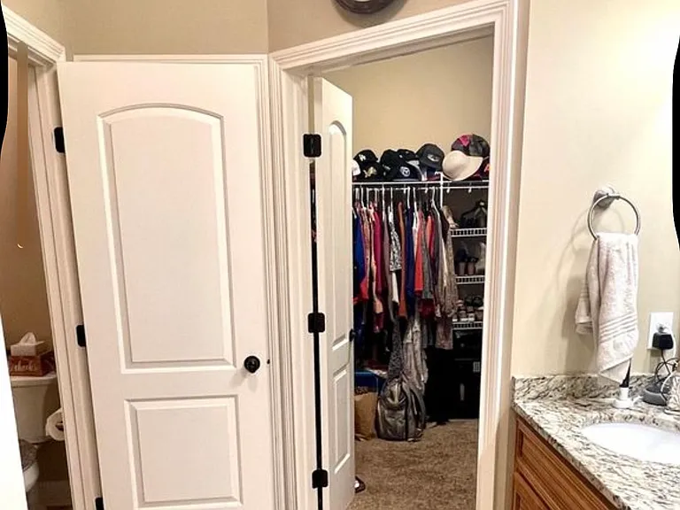 659 Continental Dr — Photo 6
