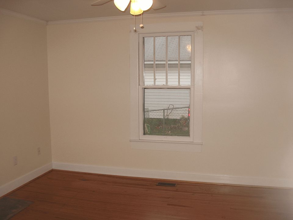 2nd image of 659 Harris St NW
