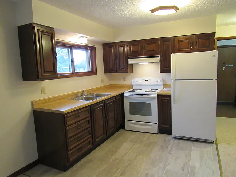 34 Hyde Park Dr #D — Photo 12