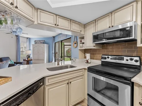 9623 Eaton Gardens LN #105, FORT MYERS, FL 33919