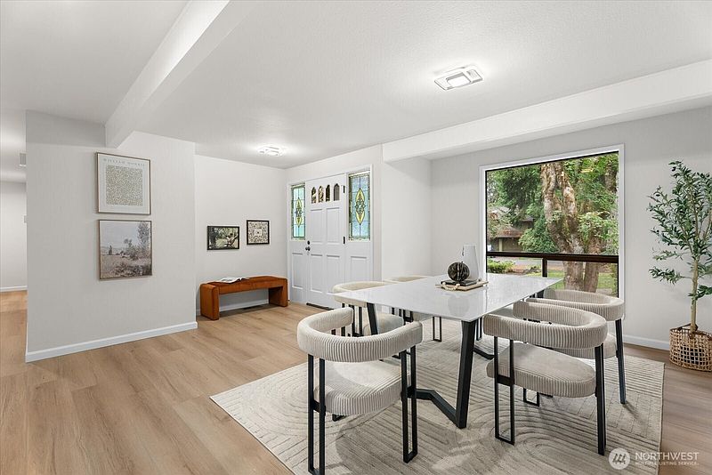 4th image of 510 239th Avenue NE