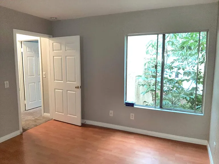 1039 E Washington Ave E #8 — Photo 9