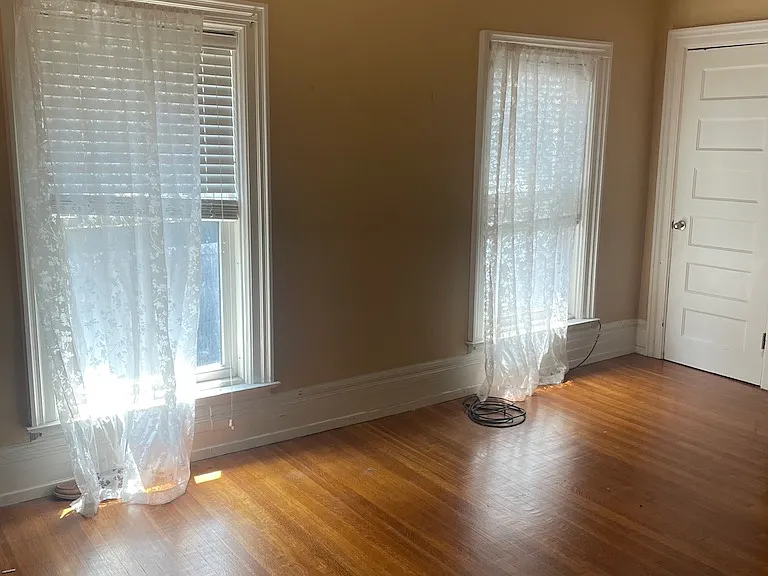 382 Elmwood Ave — Photo 10