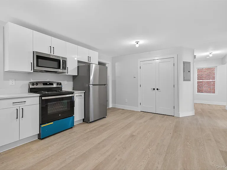 12 N Church St #202 — Photo 3