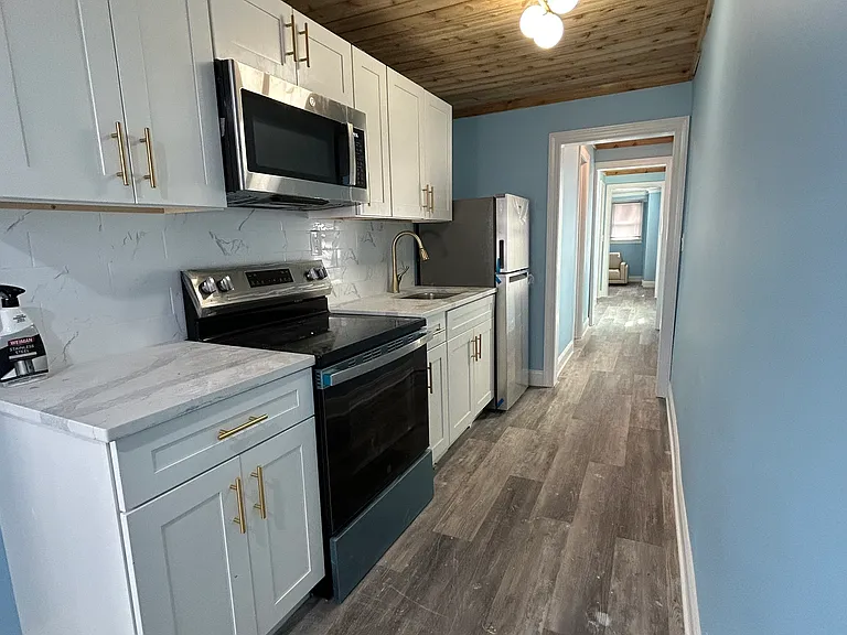 51 Franklin Ave #A — Photo 7