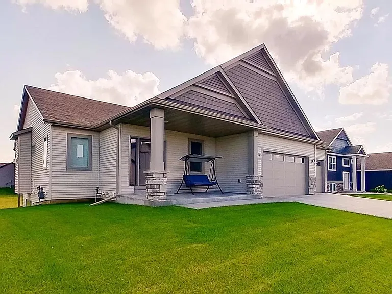 2312 Hart Dr SW — Photo 1