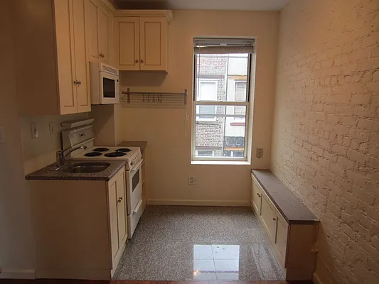 Rented by Majesty Management | media 16