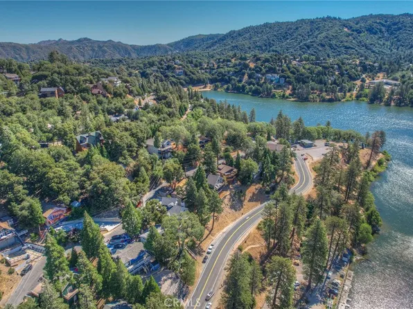 24288 Zurich Dr, Crestline, CA 92325