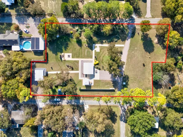 227 Newcastle Dr, Gordonville, TX 76245