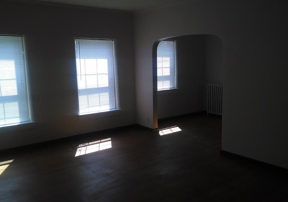 2nd image of 1001 N Wheeling Ave