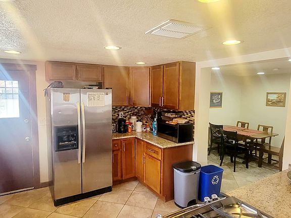 4th image of 1325 Balsam Ave