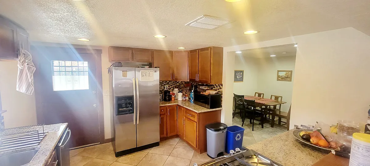 Building Photo - 1325 Balsam Ave #1325
