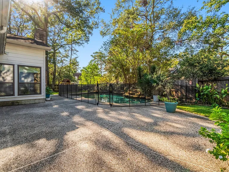 7 Elwood Hills Ct — Photo 45