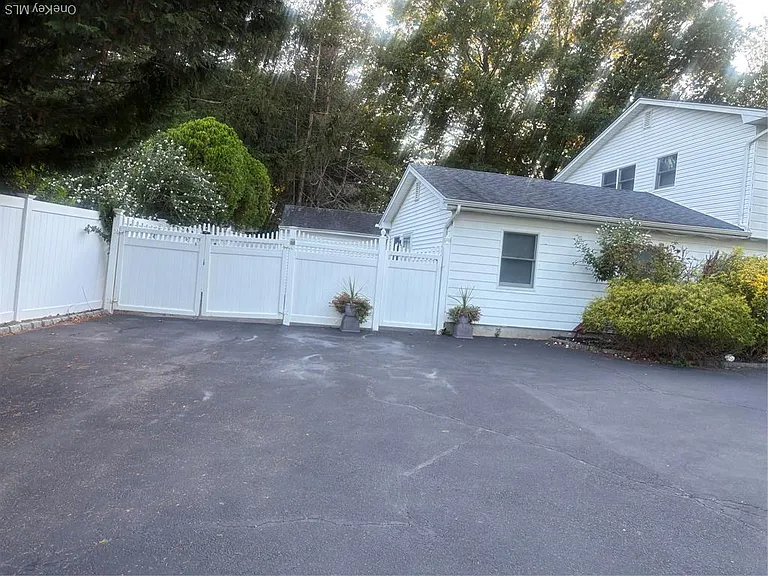 34 Markwood Ln — Photo 2
