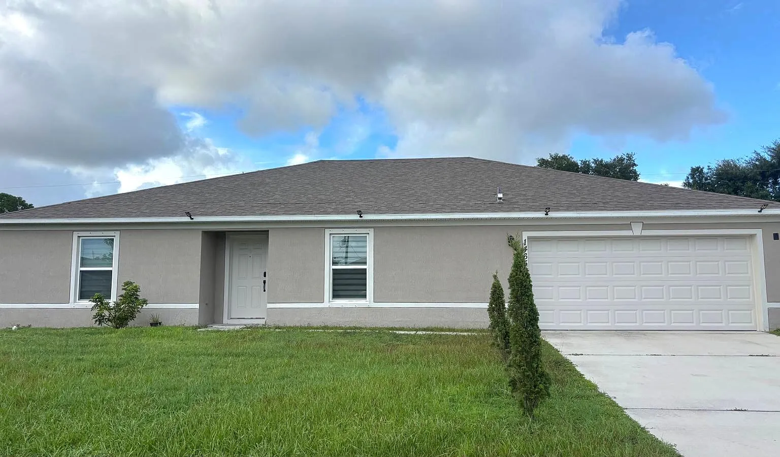 3 bed, 2.0 bath, 2138 sqft, $2,600 — Photo 1