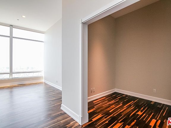 5th image of 900 W Olympic Blvd Unit 49D