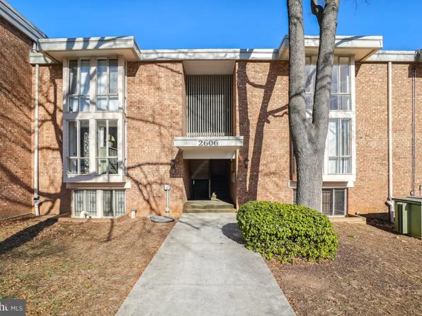 2606 Indian Dr Unit 2D, Alexandria, VA 22303