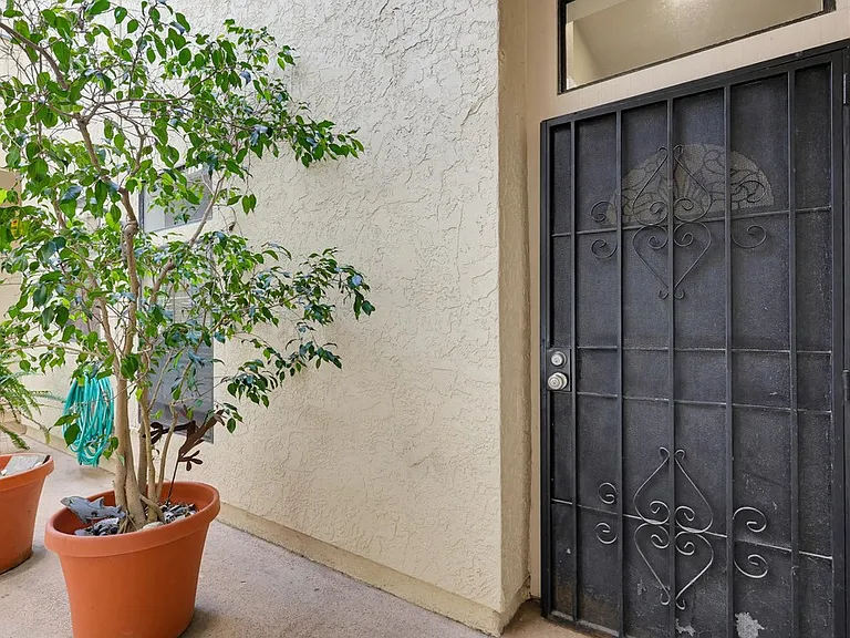 270 Dahlia Ave #9-1 — Photo 33