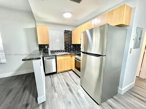 1542 Drexel Ave #107 Photo 1