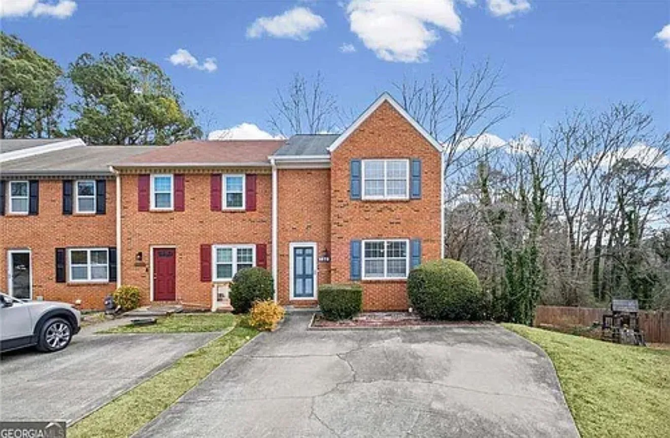 3 bed, 3.5 bath, 1332 sqft, $1,200 — Photo 1