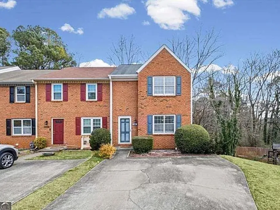 1072 Westfield Trce SE