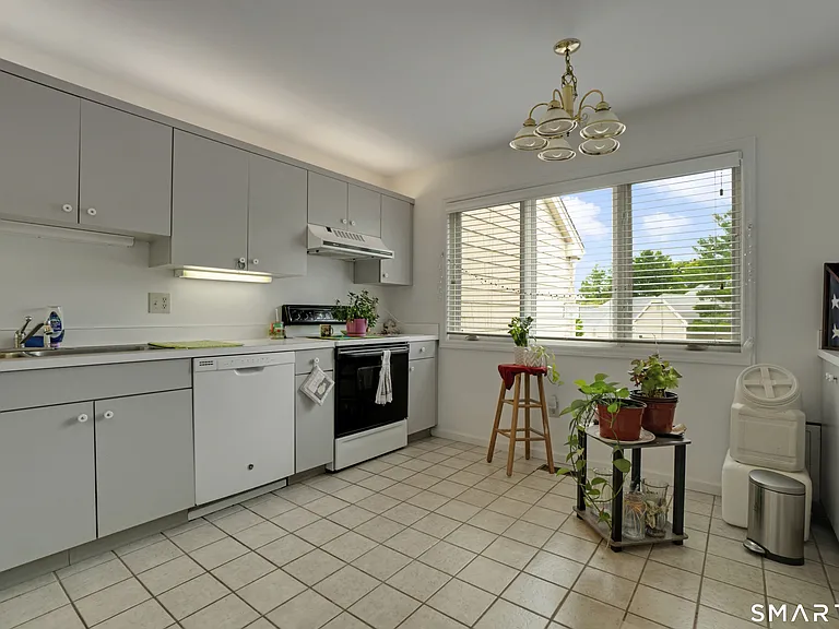 12 Boulevard Dr #24-145 — Photo 6