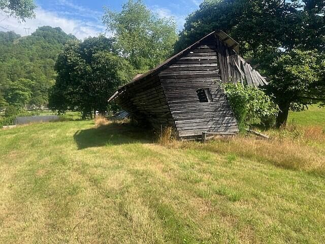 13th image of 10625 Brushy Rd