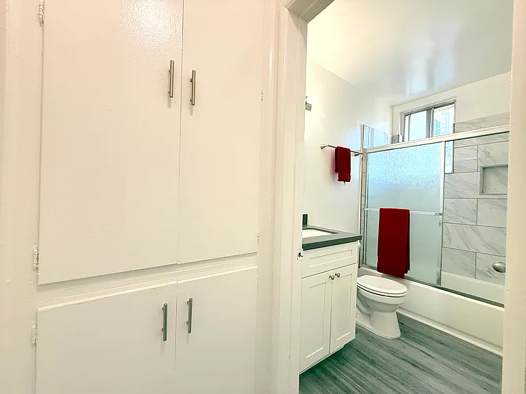 1029 N. Ardmore Avenue — Photo 13