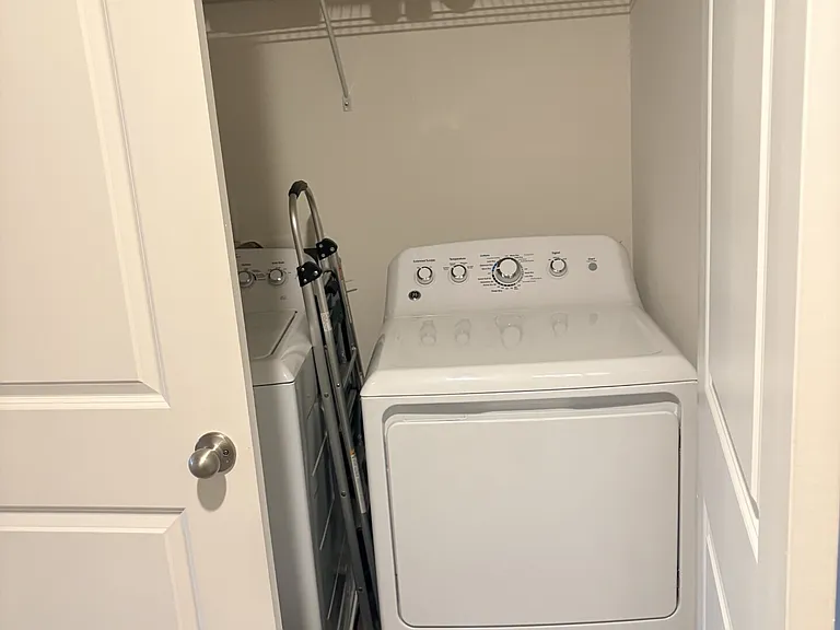 188 Swindon Dr — Photo 10