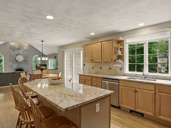 2nd image of 7 Karen Dr