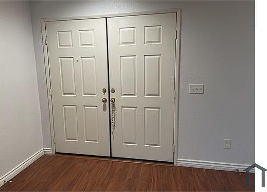 4th image of 43650 Castle Cir