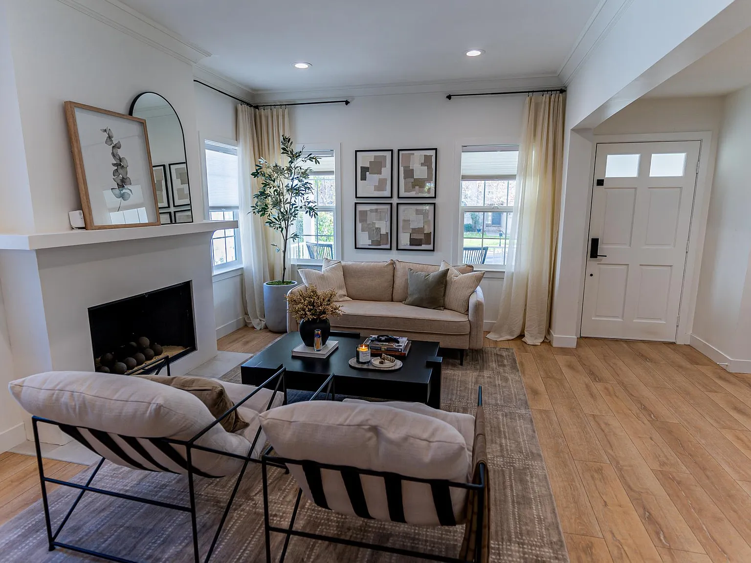 4 bed, 2588 sqft, $10,250 — Photo 3