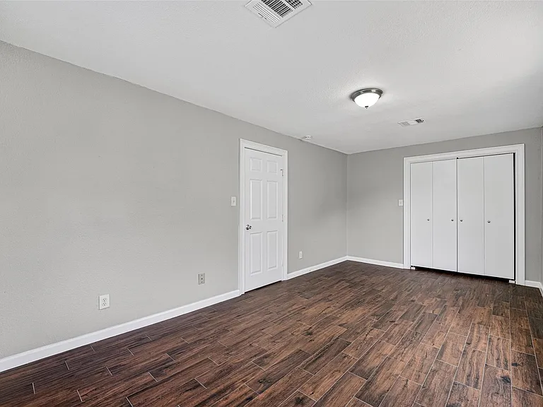 1112 Johnson St — Photo 24