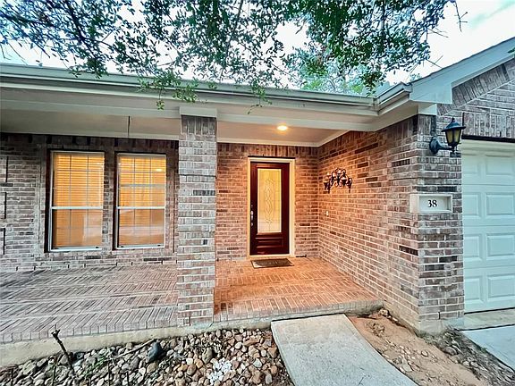 2nd image of 38 Ebony Oaks Pl