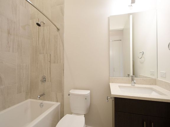 4th image of 1625 N Milwaukee Ave #2F