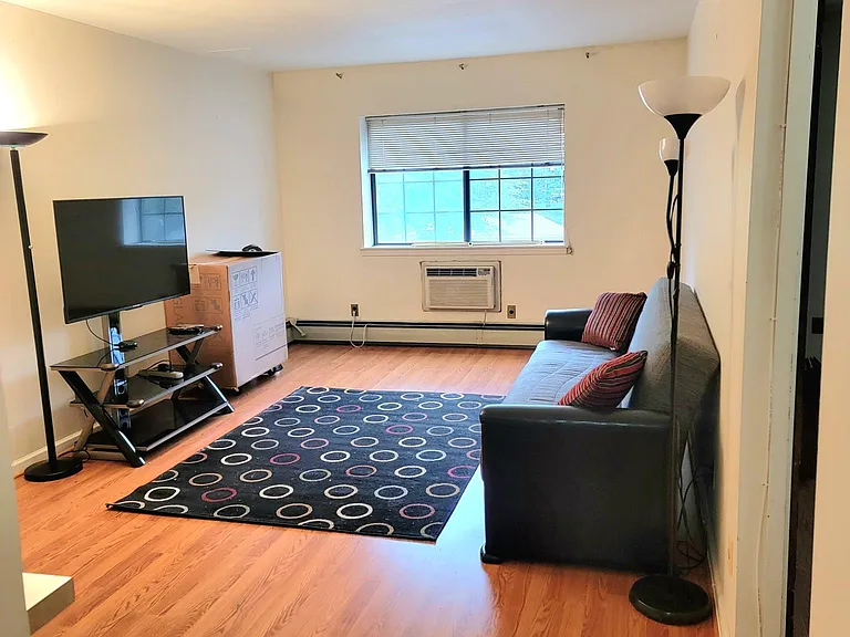2 Elmwood Park Dr #322 — Photo 17