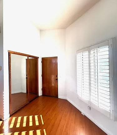 3rd image of 16 Brownfield Ln